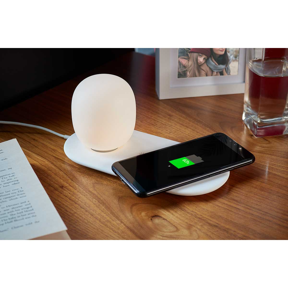Cargador Inalámbrico y Lámpara de Escritorio para Smartphones - Diseño Moderno - Image 2