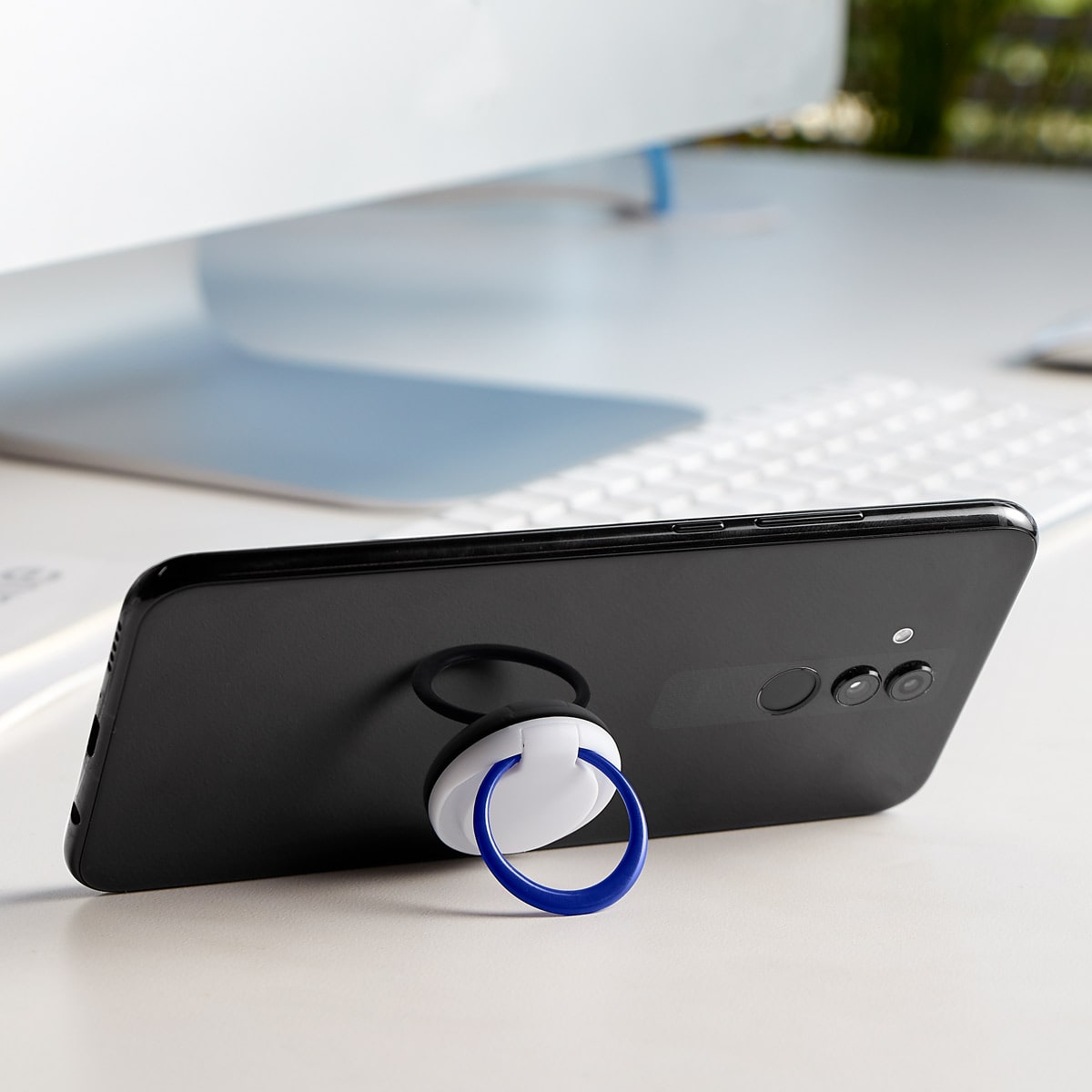 Soporte Adherible Reusable para Smartphone con Tamaño Compacto - Image 3