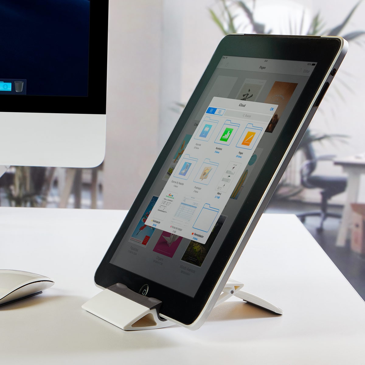 Soporte Versátil para Smartphone y Tablet en Blanco Ideal para Promocionales - Image 3